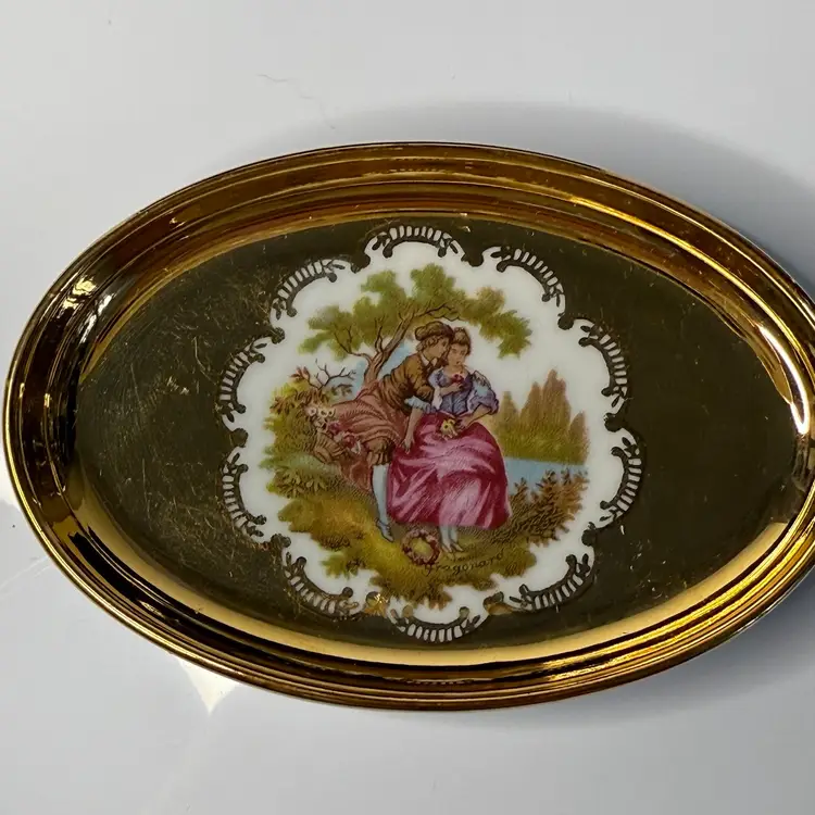 Kleiber 22K Gold Courting Couple Oval Trinket Dish 4.25”