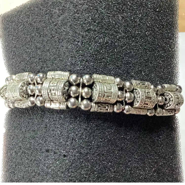 Middle Eastern Style Silver Tone Bracelet 6.5” And 1” Extender