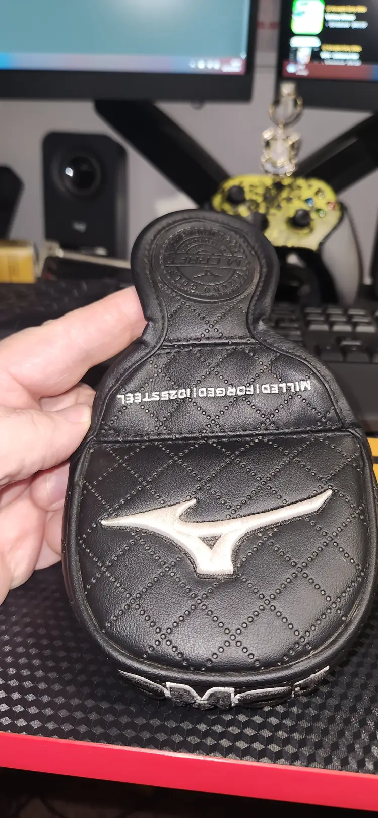 Mizuno OMOI blade headcover.