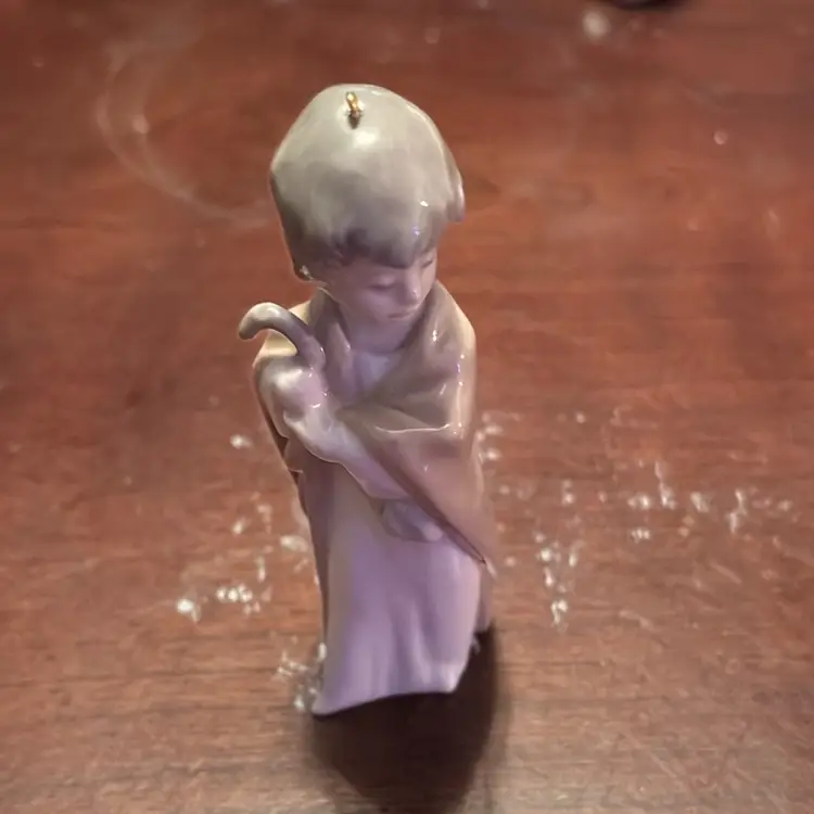 261. Llardo Ornament.