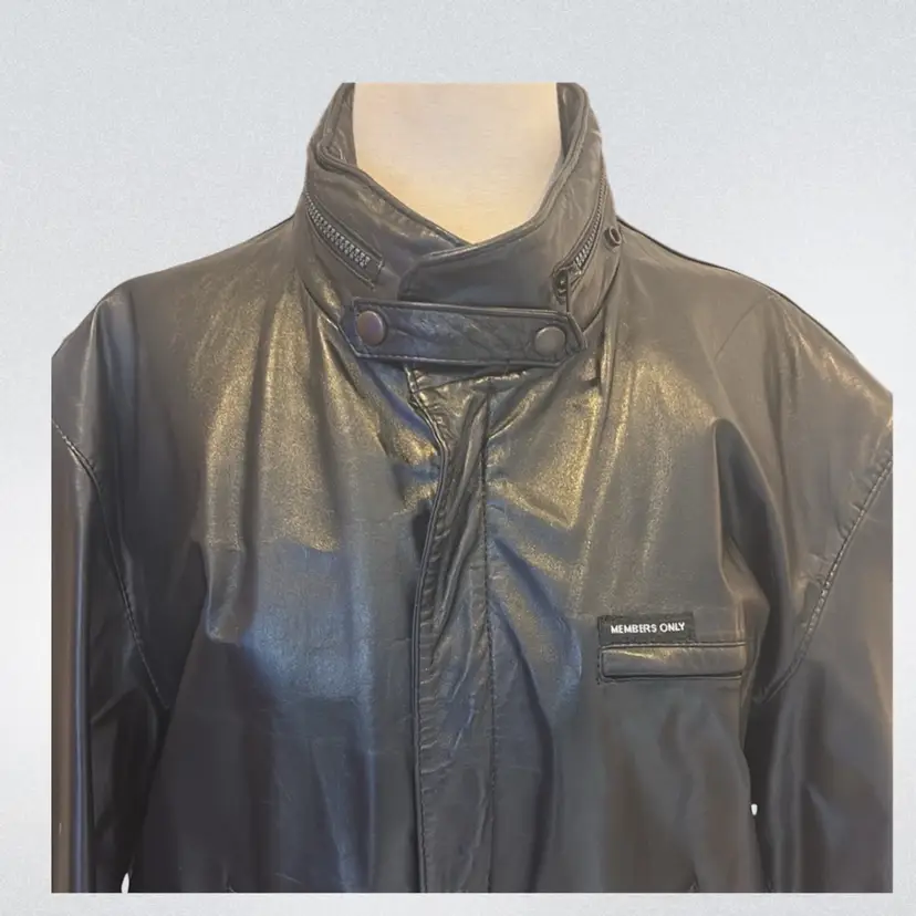 MENS VINTAGE 80'S BLACK MEMBERS ONLY LEATHER FLYING/MOTORCYCLE BOMBER JACKET SIZE 44