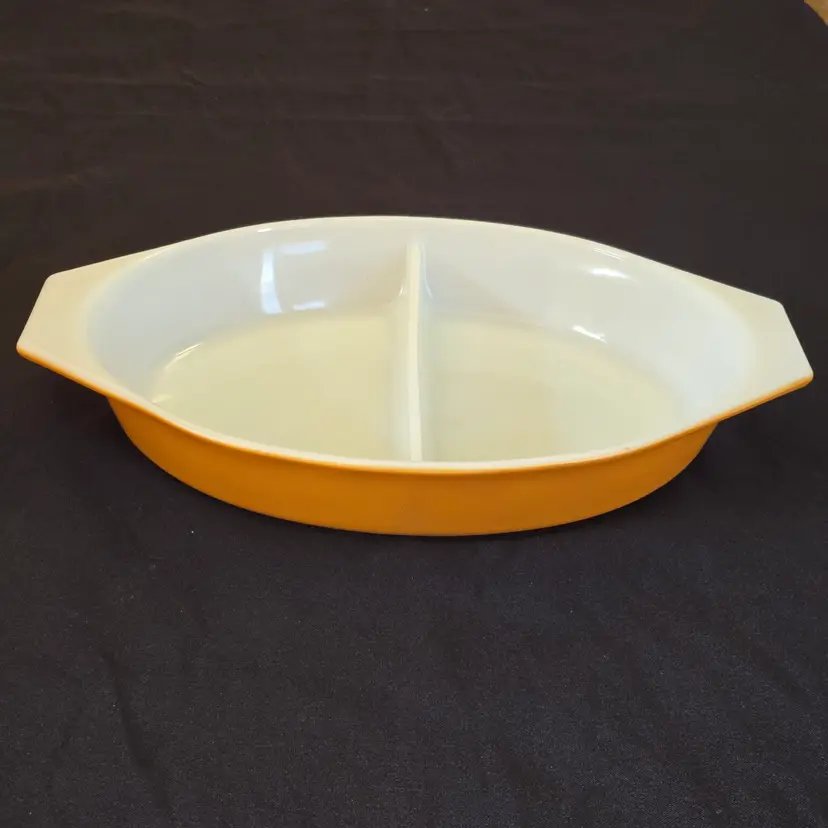 Pyrex Oval 1 Quart Divided Cooking Dish Butterscotch Gold 026 Vintage NO Lid Included