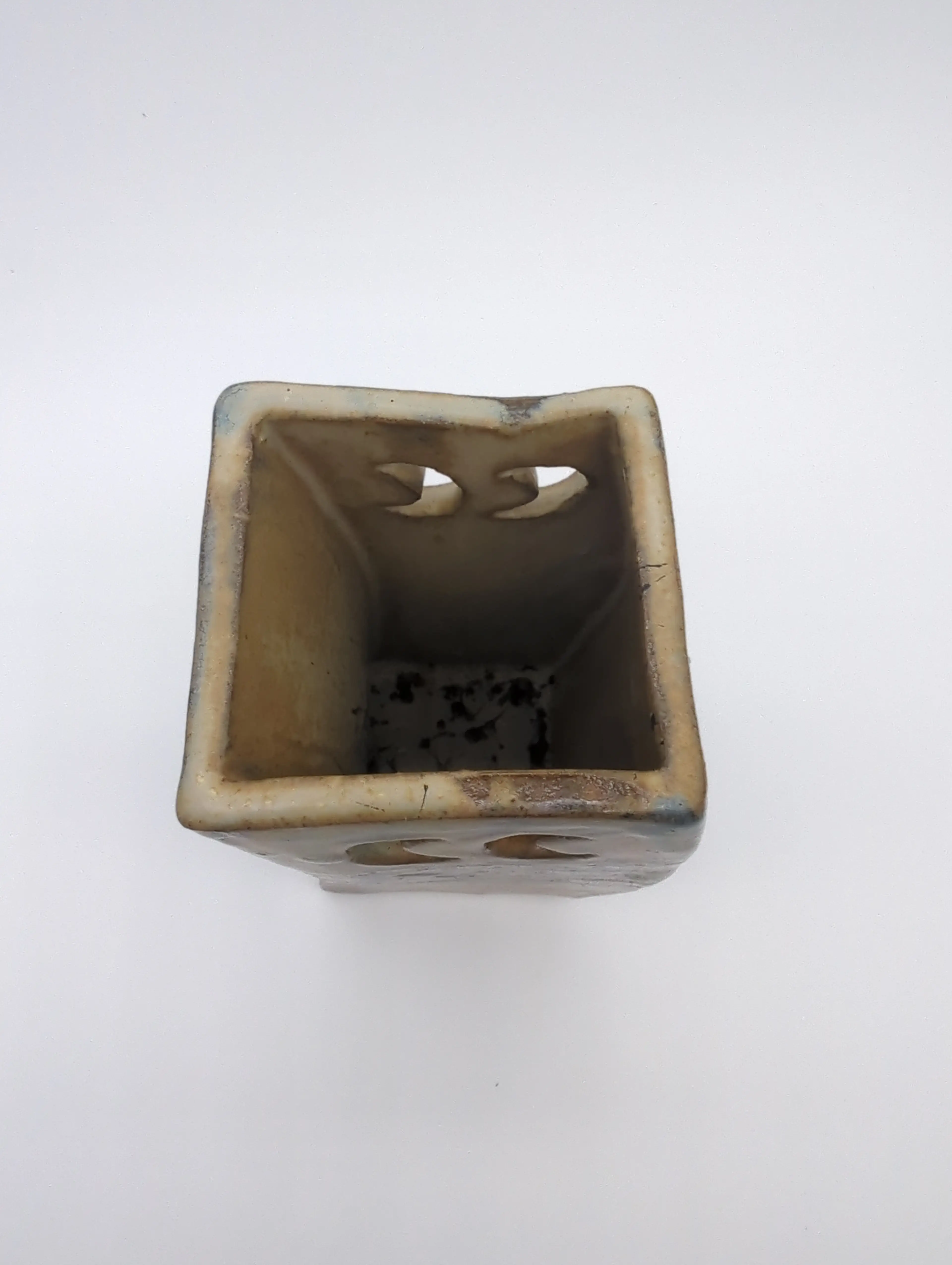 Image 2 of 7