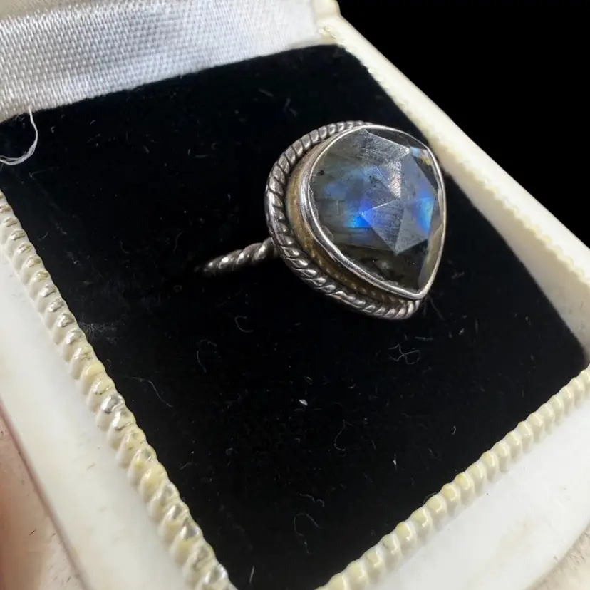Beautiful Labradorite And 925 Sterling Silver Twisted Ring Size 7