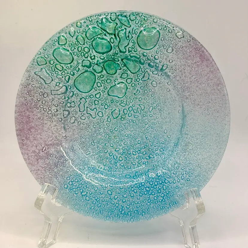 Small Round Fused Glass Dish With Bubbles 5"