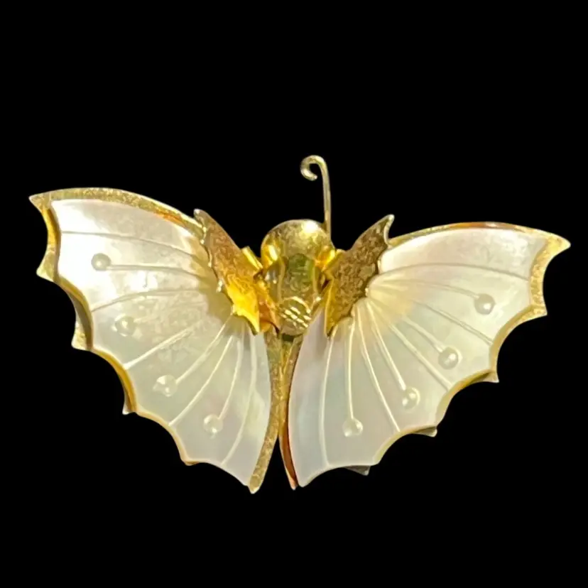 Butterfly Brooch Beautiful Mother of Pearl Wings on a Gold Toned Metal Alloy  *READ DESCRIPTION*
