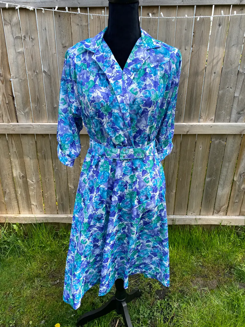 Vintage California Looks Purple Green and Blue Flower Dress w/ Belt Polyester Med/Large