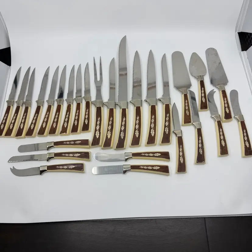 37 Pc Vintage 1970s Regent Sheffield Treasure Chest Kitchen Stainless Steel Cutlery