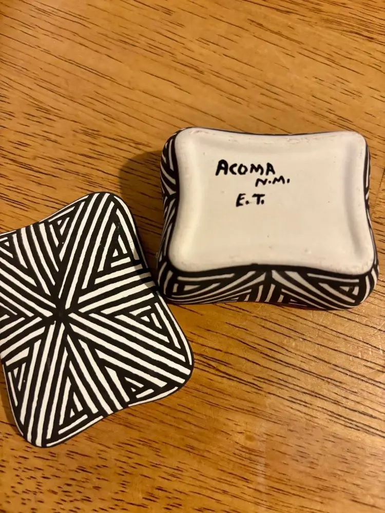 RARE ACOMA NM Trinket Box Signed