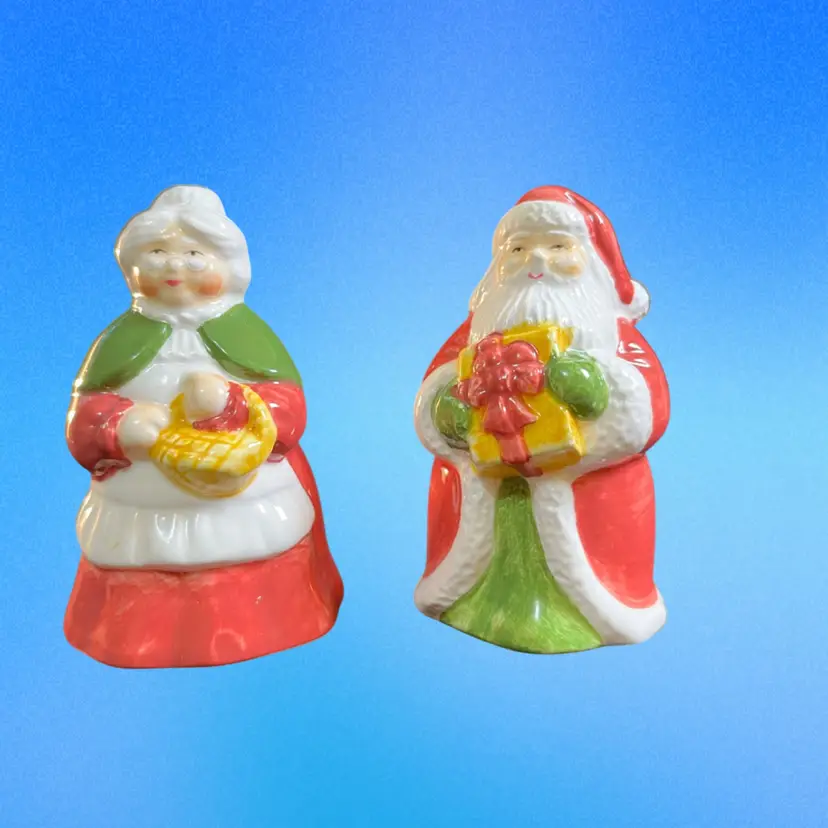 Mr. & Mrs. Claus S & P Shakers