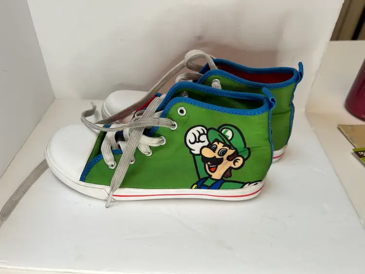 SUPER MARIO BROTHERS High Top Sneaker Shoes Kids Size 3