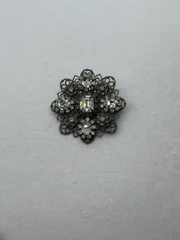 LIZ PALACIOS SF BROOCH SILVER TONES W RHINESTONES & CRYSTALS
