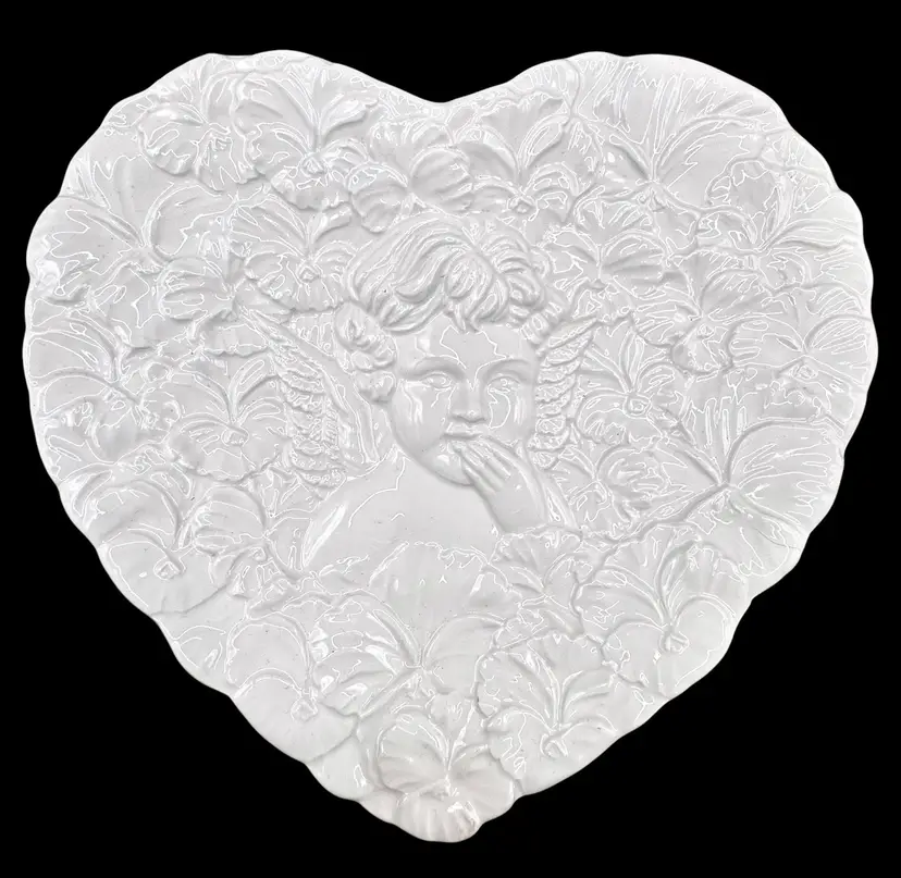 Vintage Italy Pottery Heart Shaped Plate Floral Cherub Angel Cupid White 7.75”