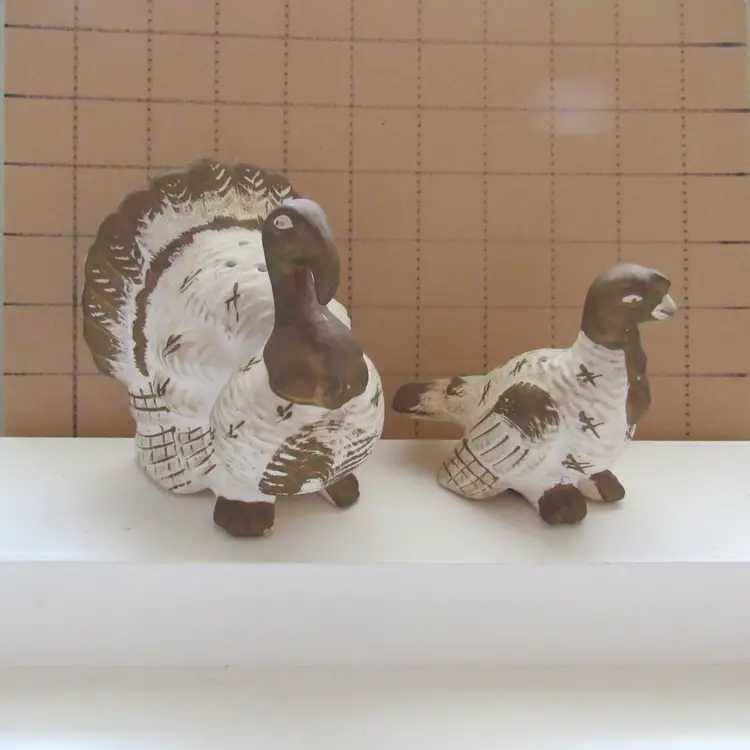 Vtg Gold & White Tom/Hen Turkey Salt and Pepper Shaker Set