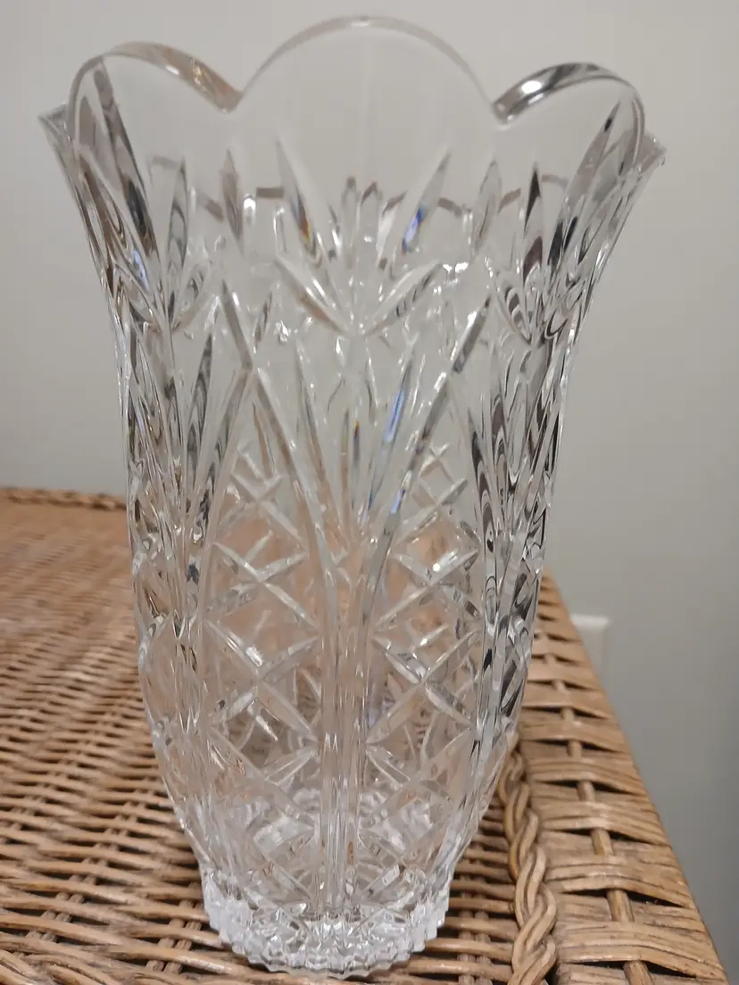 Elegant Cut Crystal Vase with scalloped edges