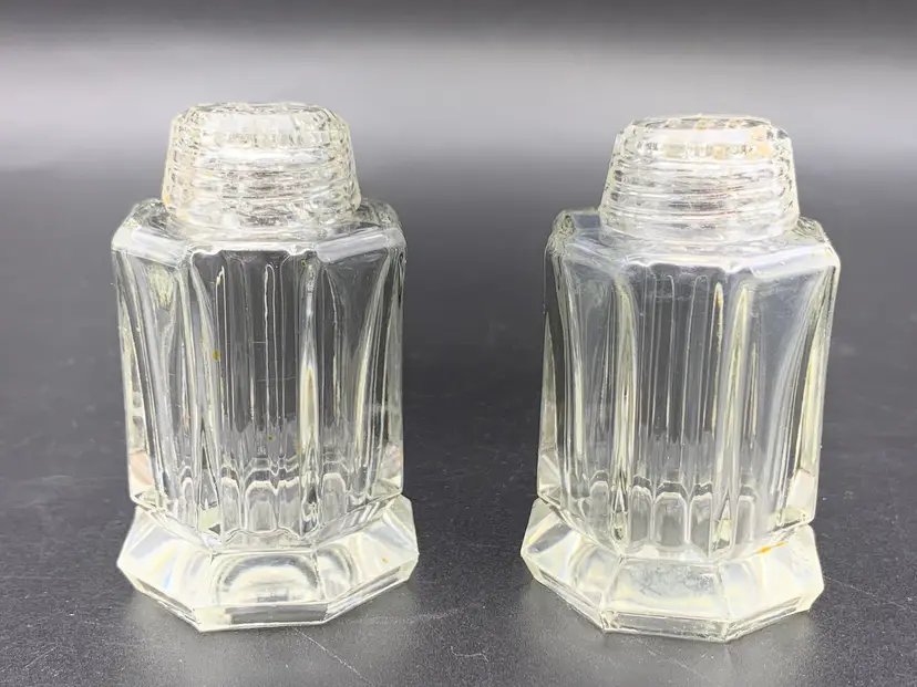 #24 - Vintage Glass Salt Pepper Shakers Czechoslovakia Octagon Glass Twist Tops 2.5” 1940s~50s