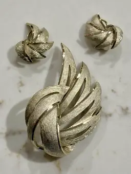 Rare Vintage BSK Brooch & Clip-on Earring Set Champagne Gold Silver Fall Holiday