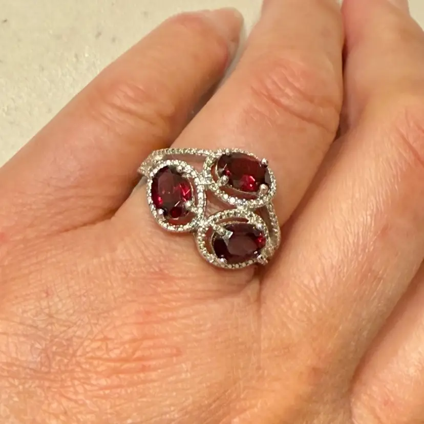 Sterling Silver Rhodolite Garnet White Topaz 3 Stone Ring Size 7, 4g