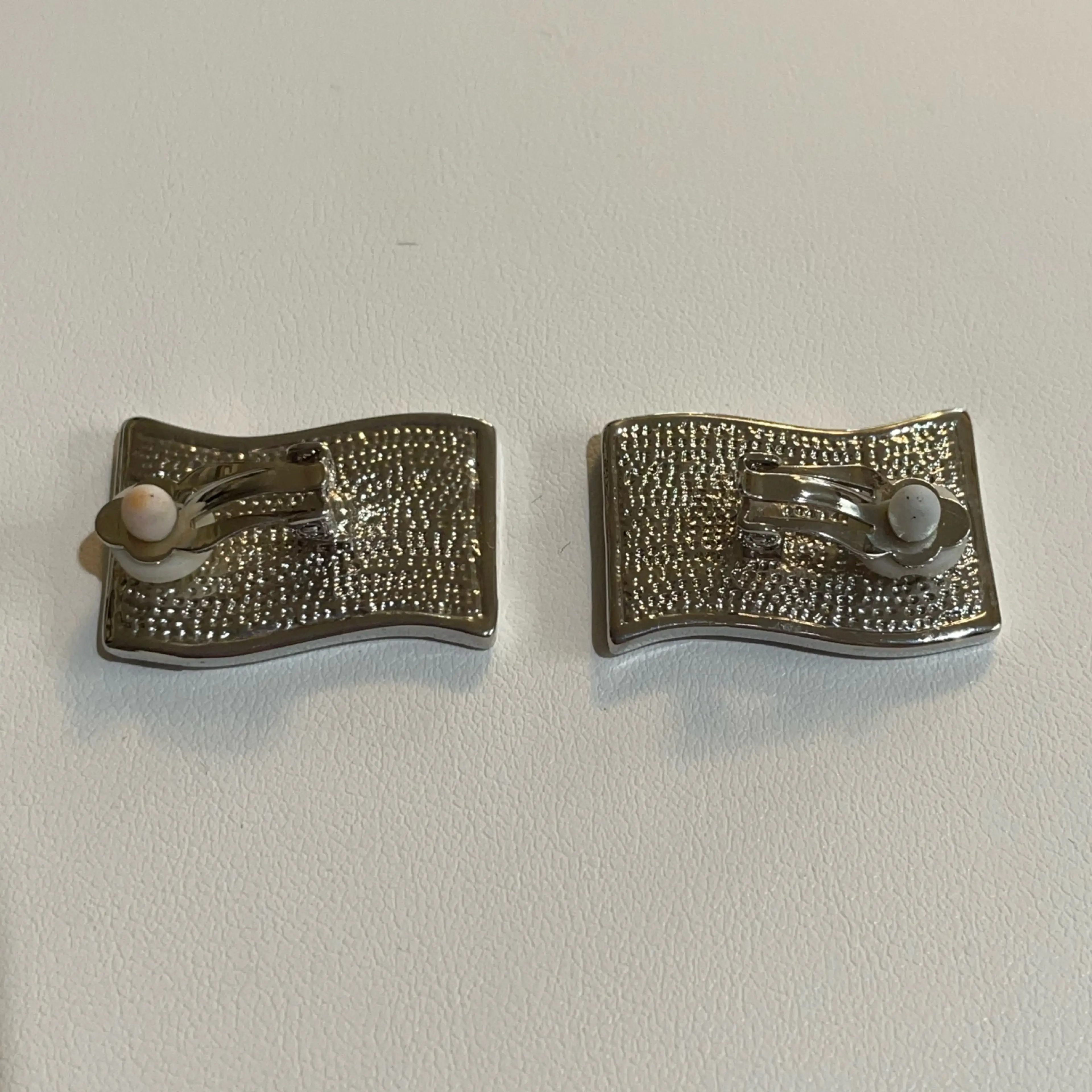 Image 2 of 3