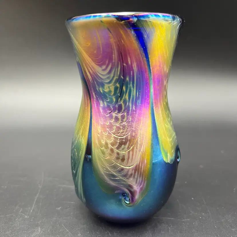 JOHN GILVEY Iridescent Gold Swirl Cobalt Blue Aurene Art Glass Vase Signed 1992