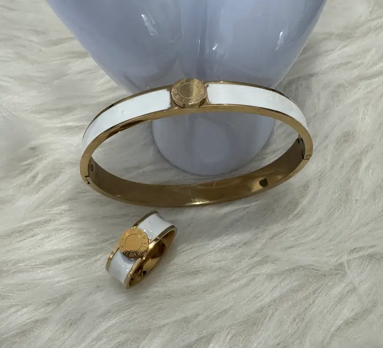 Exquisite Bracelet And Ring Set