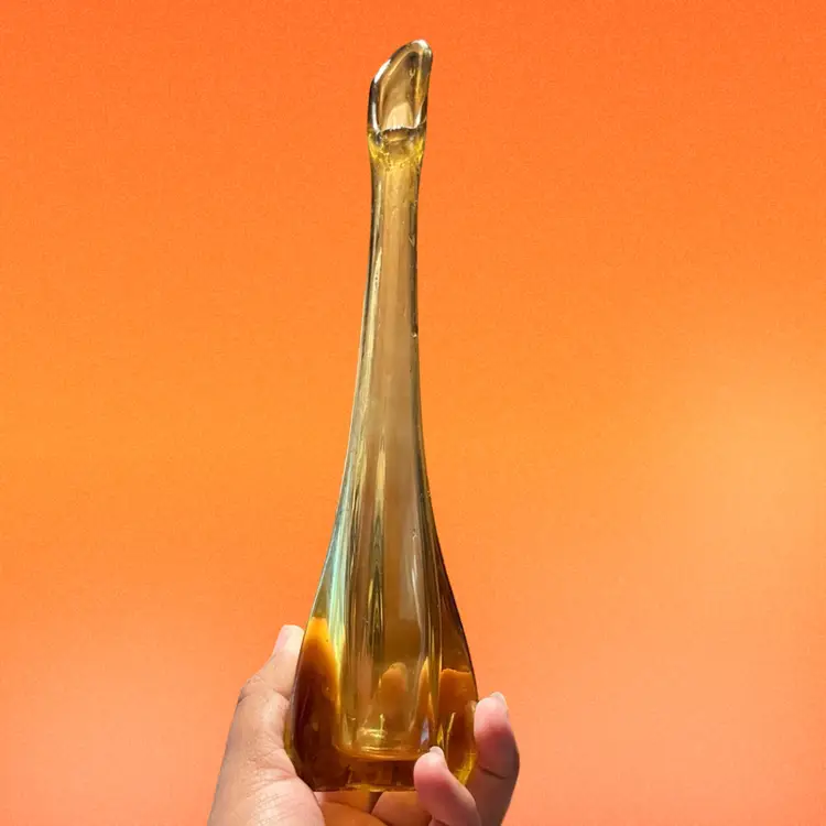 Viking honey amber swung vase