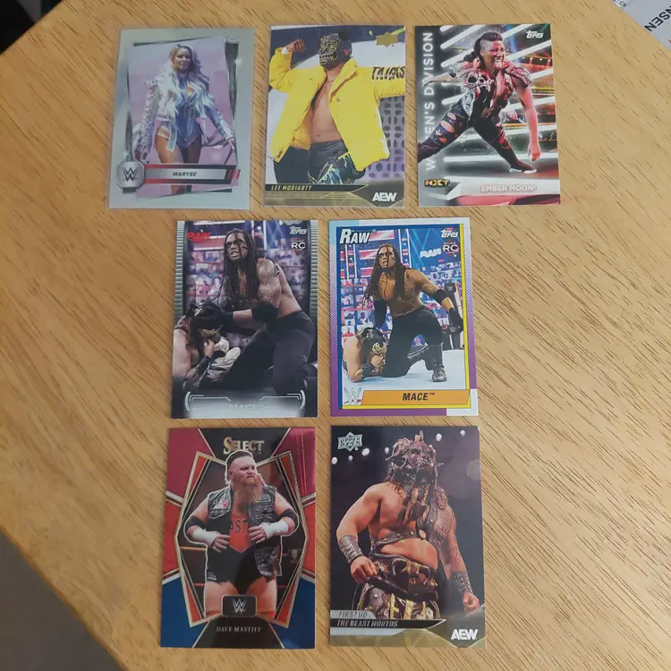Lot of 36 wrestling cards. Letter M. Inserts, parallels +.