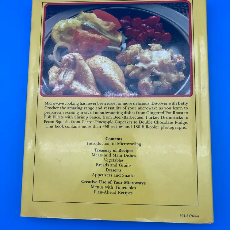 Betty Crocker's Microwave Cookbook - Hardcover w Dust Jacket - 1981 Random House