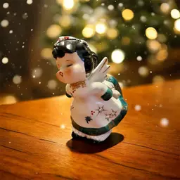 Vintage Lefton Mistletoe Figurine