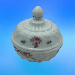 Vintage Westmoreland Milk Glass Puff Box Or Trinket Dish, 5” Diameter