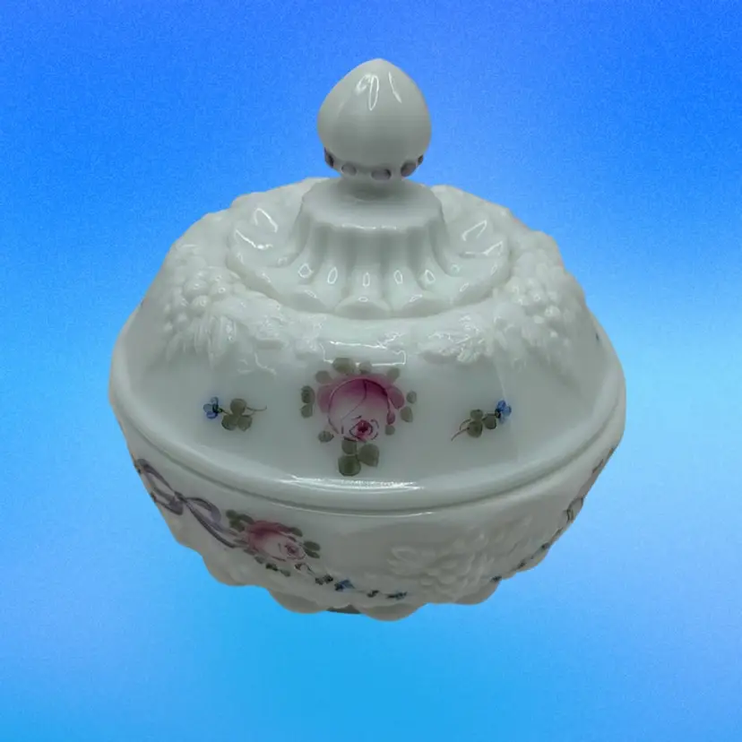 Vintage Westmoreland Milk Glass Puff Box Or Trinket Dish, 5” Diameter