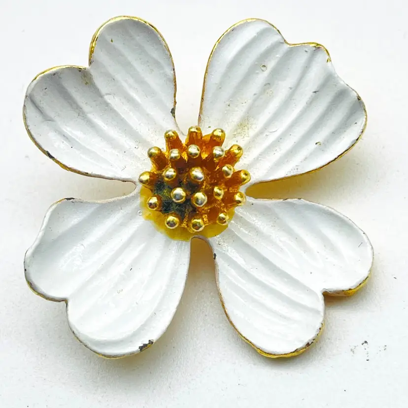 Vintage White Dogwood Flower Pin Gold Tone Enamel Brooch 18293
