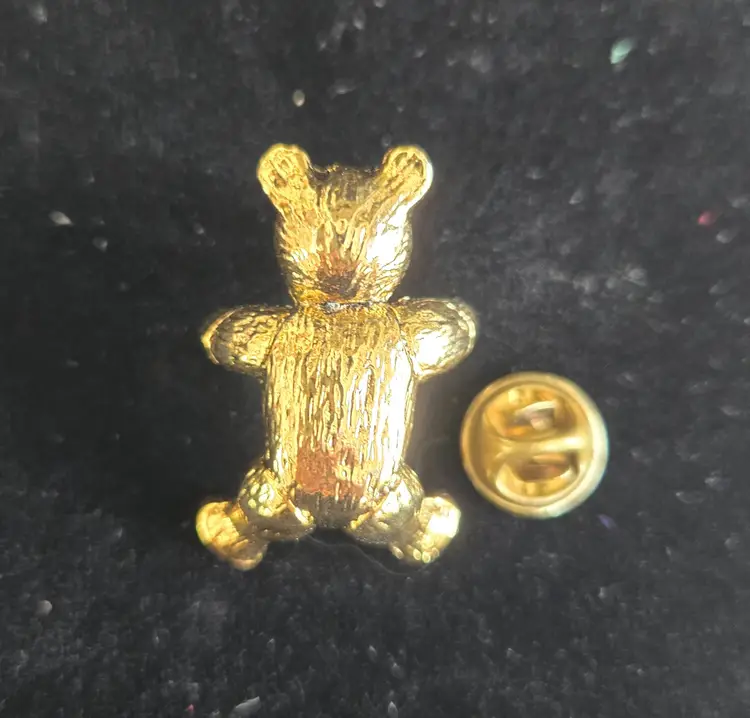 Backside Bear Pin Gold Tone Metal 1.25 in. Unusual