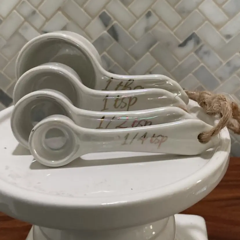 110f Ceramic Measuring Spoons Set