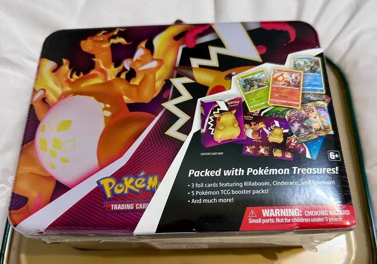 2020 Pokemon TCG Charizard Collectors Treasure Chest Lunch Box Tin 🔥 Sealed