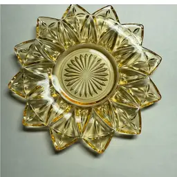 Federal Glass Yellow Flower Plates