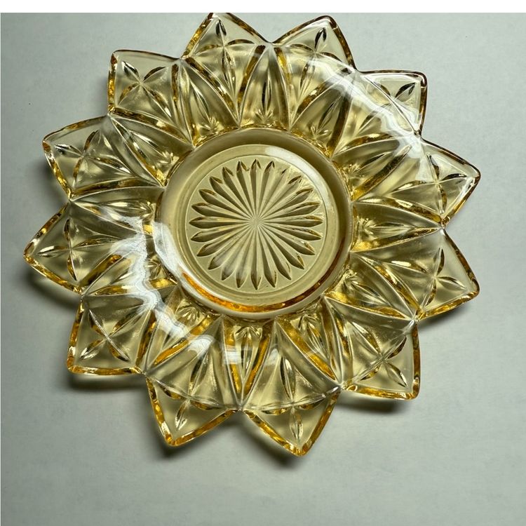 Federal Glass Yellow Flower Plates