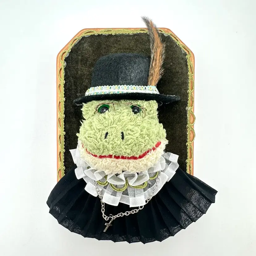 Plushie Taxidermy Wall Hanging Frog Sir James Pond Repurposed Handmade By Me 5”x 7”