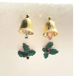 Bell And Holly Earrings Set