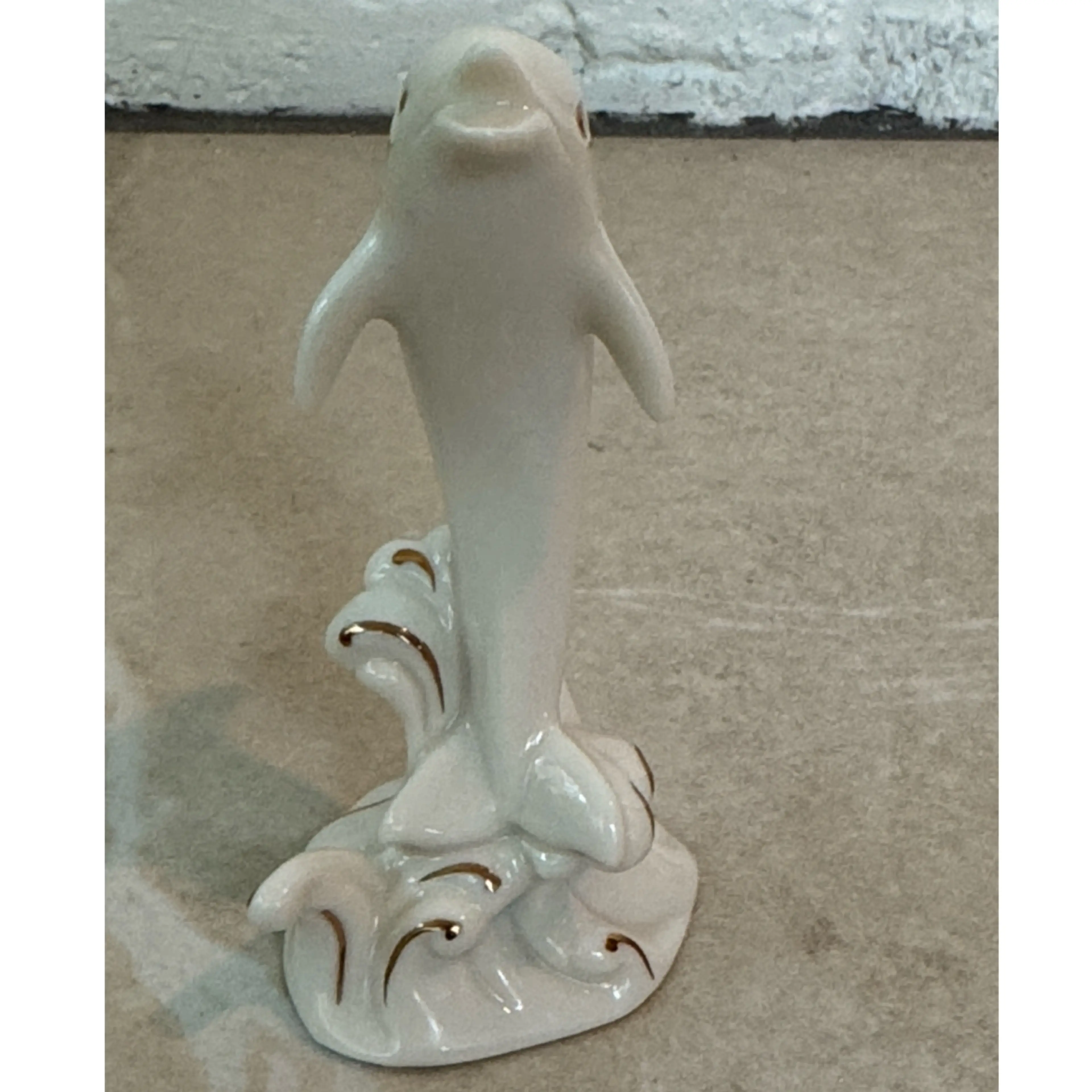 Image 2 of 6