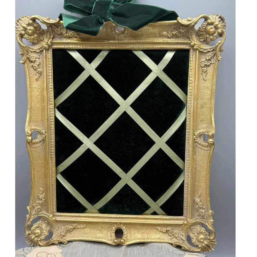 🐞 Vintage Rococo Gilt-Framed Velvet Ribbon Memo Board 12x10”