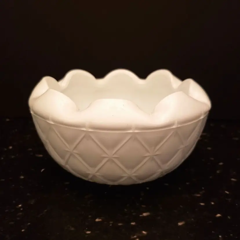 Indiana Milk Glass Duette Rose Bowl Diamond Quilted Pattern Crimped Ruffled Edge