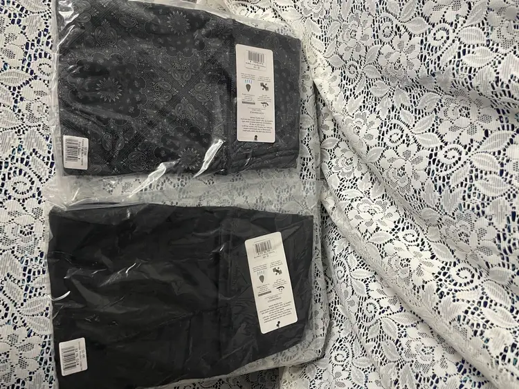 2 Pairs Of Scorpio Sol Women’s Medium Athletic Pants NWT