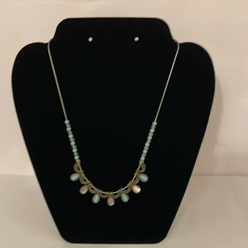 #513 Silver Blue Plastic Teardrop Beads Necklace