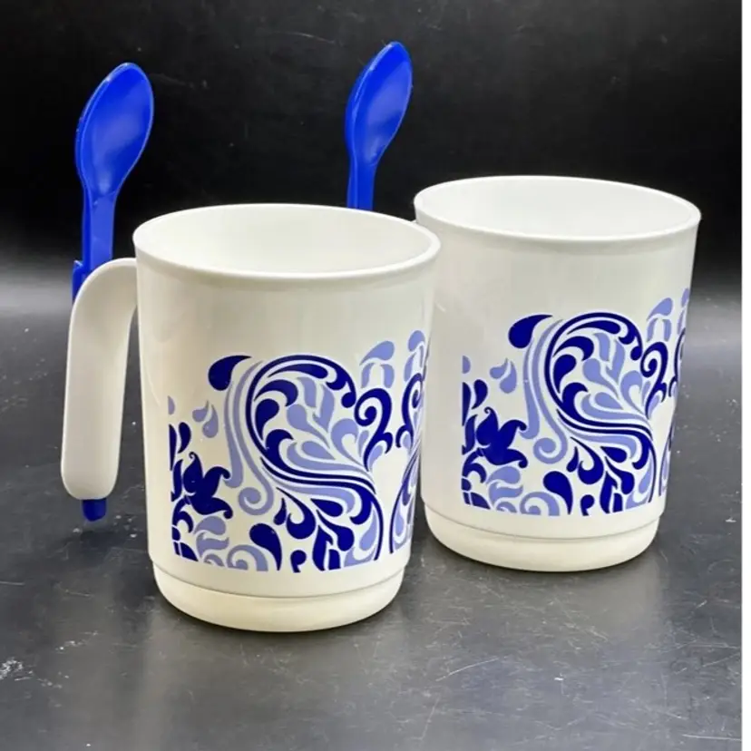 Tupperware 2 11-oz COFFEE MUGS CUPS w/ HANG ON SPOONS BLUE