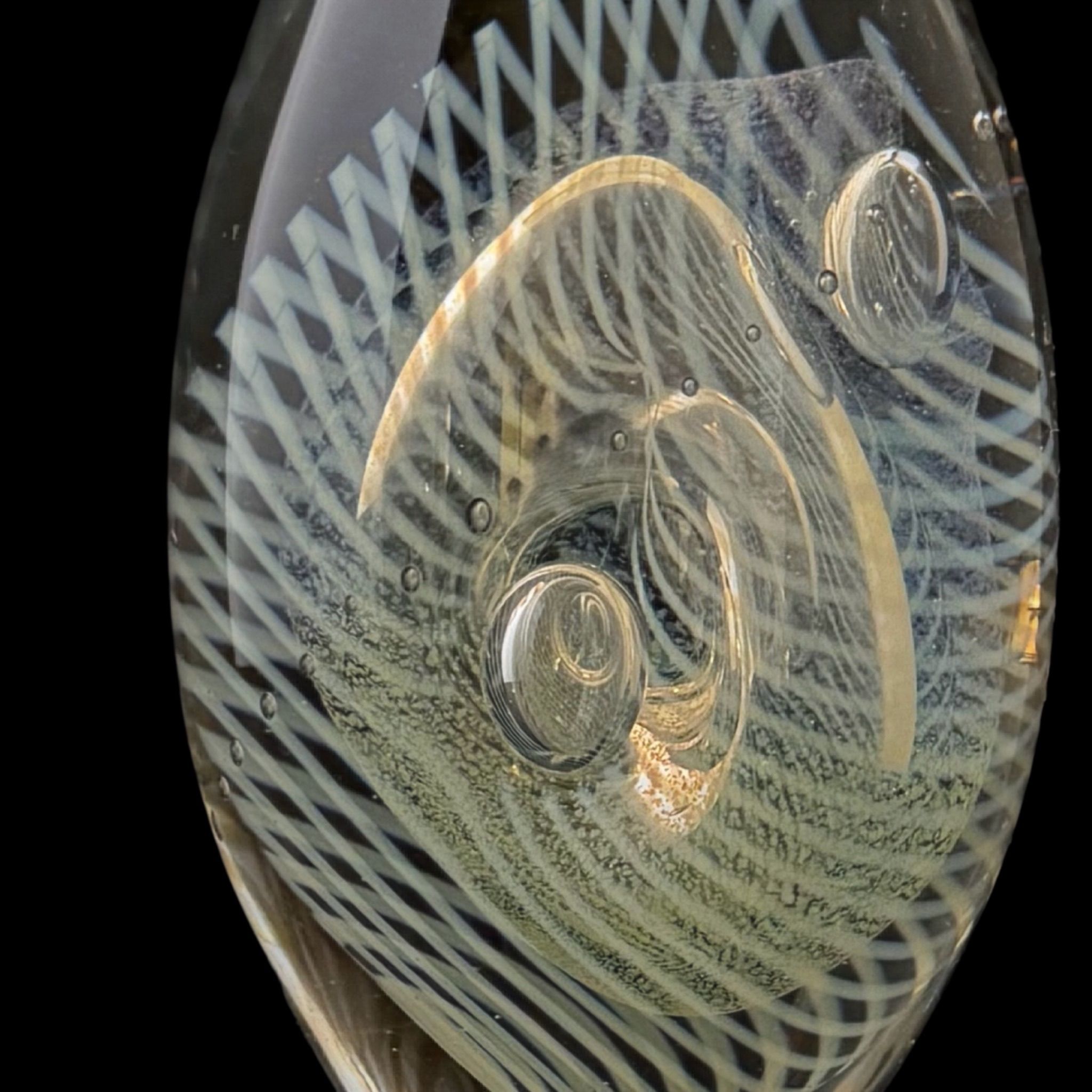 Niknax · Robert Eickholt Paperweight Signed 1997 Egg Shape Clear