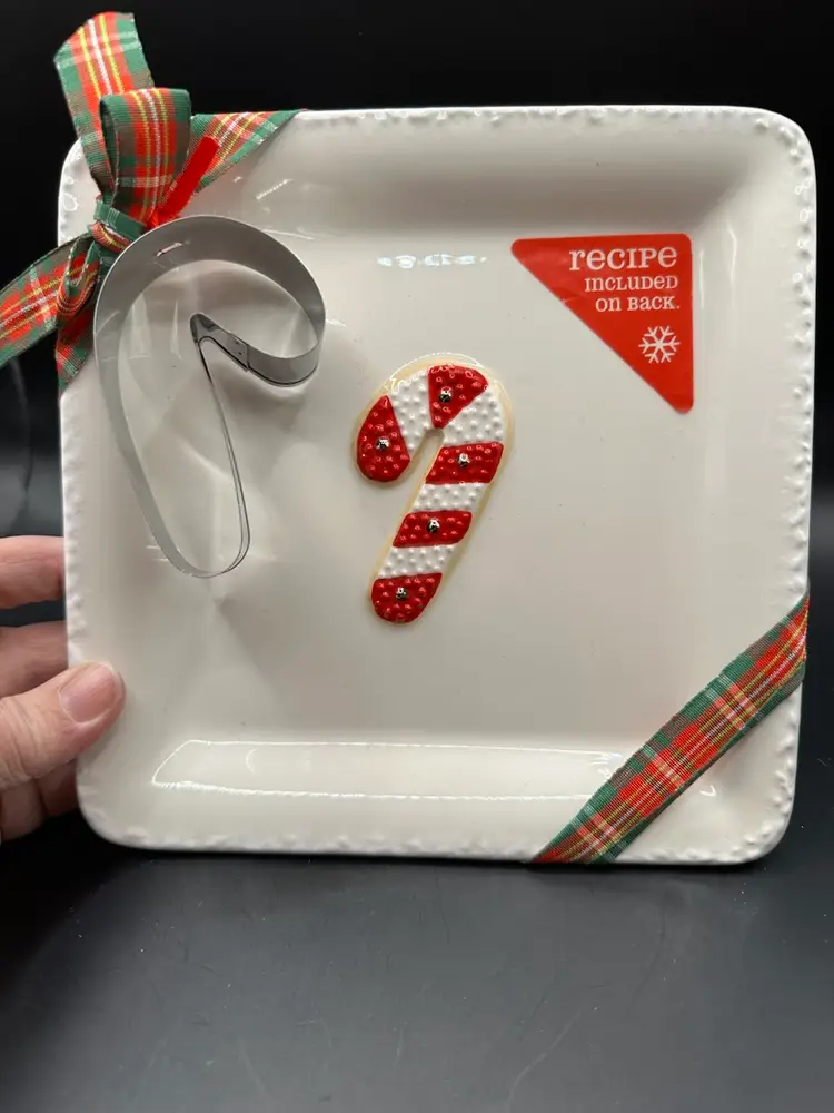 Hallmark White Platter
With Candy Cane Cookie Cutter
Cookie Recipe