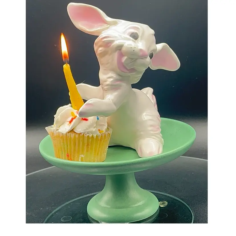 VTG Anthropomorphic Quirky Buck Tooth Bunny Rabbit Hare Figurine