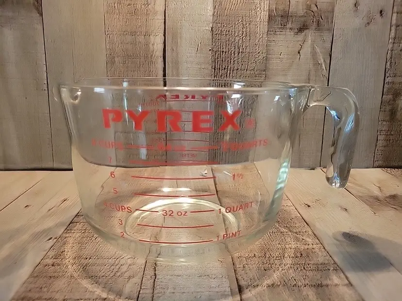 Vtg PYREX 2 Qt Measuring 8 Cup Glass 64oz Red Lettering Large Batter Bowl 564