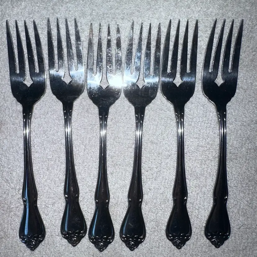 Oneida ARBOR ROSE Stainless TRUE ROSE 1881 Rogers Ltd Silverware
Flatware Salad forksSet Of 6